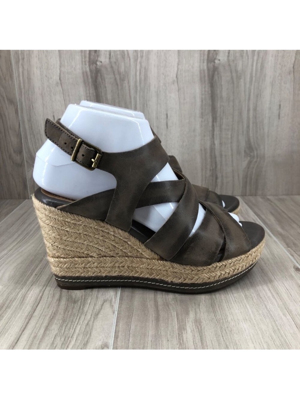 Clarks Indigo Wedge Sandals Womens 7M Taupe Leather Buckle Strap Espadrille